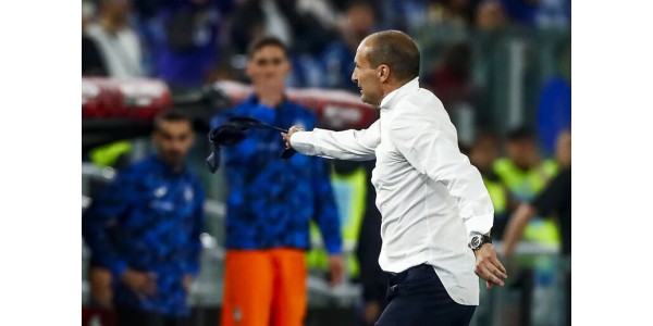 Juventus demite o técnico Massimiliano Allegri após conquistar o título